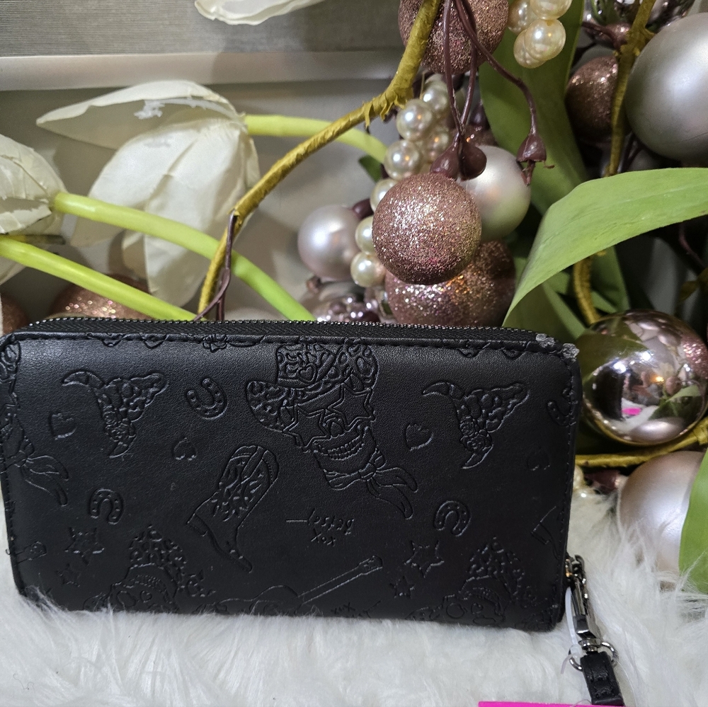 Betsey Johnson Black Embossed Western Skull Guitar Zip Around Wallet NWT - Picture 3 of 5